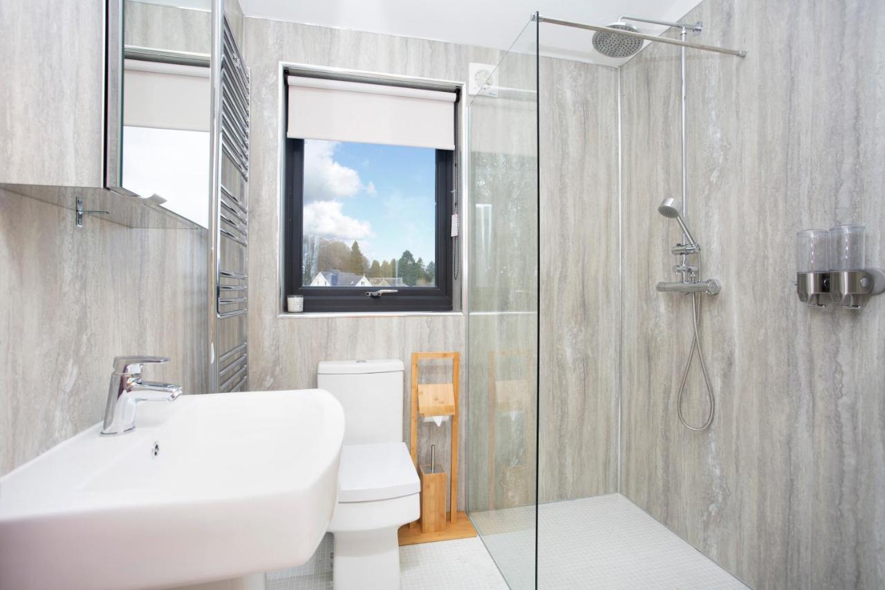 Shiphorns Luxury Cabin With A Hot Tub Eddleston ภายนอก รูปภาพ